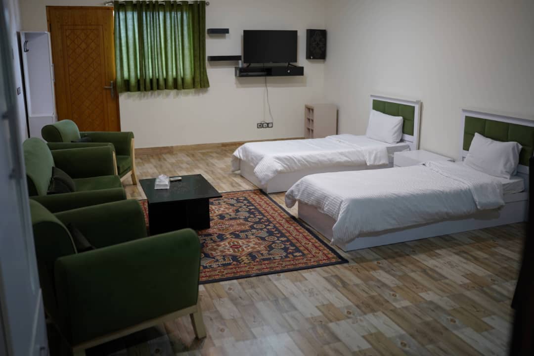 پرسنل خوش برخورد